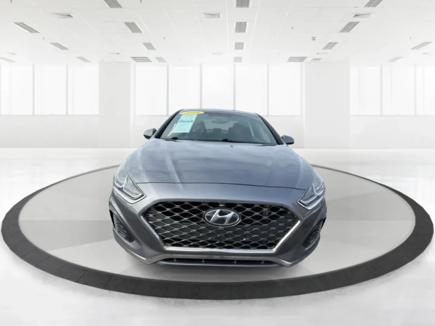 2018 Hyundai Sonata Sport (5NPE34AF6JH) with an 2.4L I-4 gasoline direct injection engine, located at 880 E. National Road, Vandalia, OH, 45377, (937) 908-9800, 39.891918, -84.183594 - **Discover the 2018 Hyundai Sonata Sport: Elevate Your Daily Commute in Style!**<br /> <br /> Are you seeking a vehicle that perfectly balances style, comfort, and reliability for your daily commute or family outings? Look no further than this stunning 2018 Hyundai Sonata Sport, available now at Adv - Photo#6