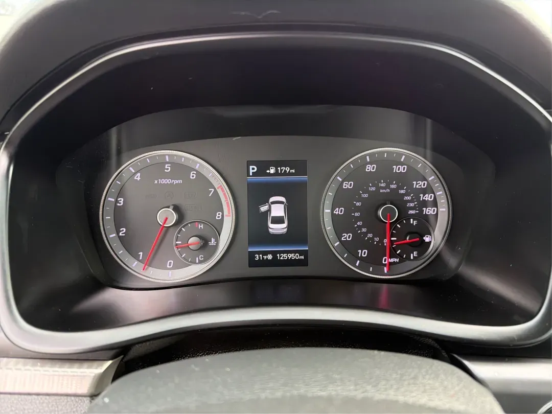 2018 Hyundai Sonata Sport (5NPE34AF6JH) with an 2.4L I-4 gasoline direct injection engine, located at 880 E. National Road, Vandalia, OH, 45377, (937) 908-9800, 39.891918, -84.183594 - **Discover the 2018 Hyundai Sonata Sport: Elevate Your Daily Commute in Style!**<br /> <br /> Are you seeking a vehicle that perfectly balances style, comfort, and reliability for your daily commute or family outings? Look no further than this stunning 2018 Hyundai Sonata Sport, available now at Adv - Photo#14