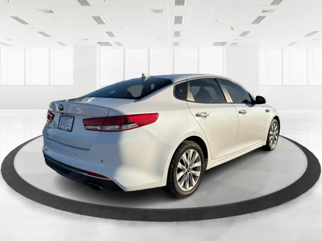 2018 Kia Optima LX (5XXGT4L39JG) with an Theta II 2.4L I-4 gasoline direct injection engine, located at 1951 S Dayton Lakeview Rd., New Carlisle, OH, 45344, (937) 908-9800, 39.890999, -84.050255 - Discover the perfect blend of style, comfort, and reliability with the 2018 Kia Optima LX, now available at Advantage Car and Credit in New Carlisle, OH. This sedan is designed for those who appreciate a smooth driving experience and high-end features, making it an ideal choice for budget-conscious - Photo#2