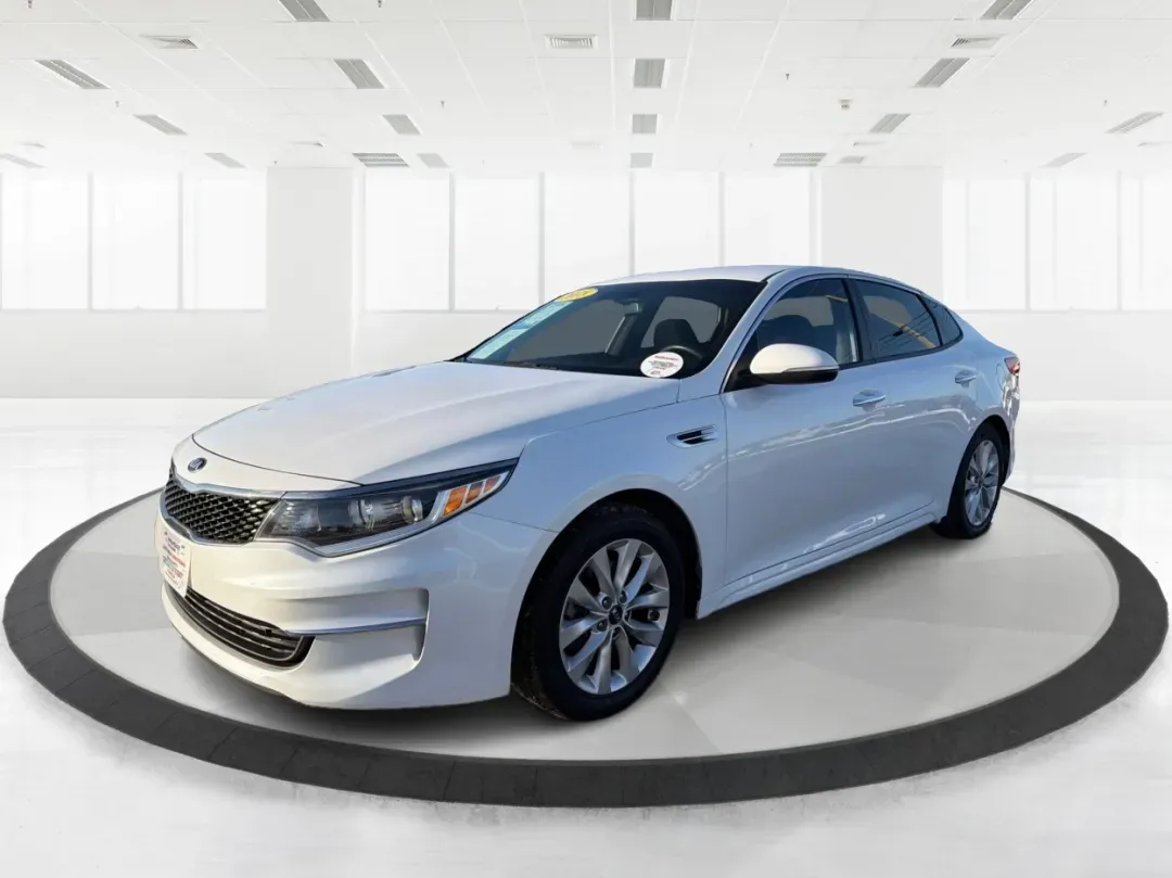2018 Kia Optima LX (5XXGT4L39JG) with an Theta II 2.4L I-4 gasoline direct injection engine, located at 1099 N County Rd 25A , Troy, OH, 45373, (937) 908-9800, 40.057079, -84.212883 - Discover the perfect blend of style, comfort, and reliability with the 2018 Kia Optima LX, now available at Advantage Car and Credit in New Carlisle, OH. This sedan is designed for those who appreciate a smooth driving experience and high-end features, making it an ideal choice for budget-conscious - Photo#8