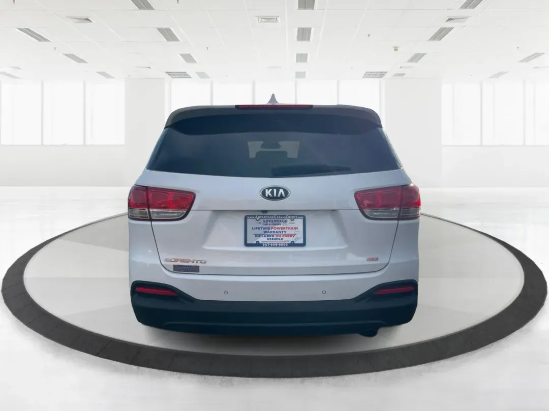 2017 Kia Sorento 2.4L LX (5XYPG4A37HG) with an 2.4L I-4 gasoline direct injection engine, located at 1951 S Dayton Lakeview Rd., New Carlisle, OH, 45344, (937) 908-9800, 39.890999, -84.050255 - **Adventure Awaits: Drive Home the 2017 Kia Sorento LX from Advantage Car and Credit!**<br /> <br /> Are you ready to embark on weekend adventures, family road trips, or daily commutes? The 2017 Kia Sorento LX, available at Advantage Car and Credit in New Carlisle, OH, is the perfect companion for e - Photo#3