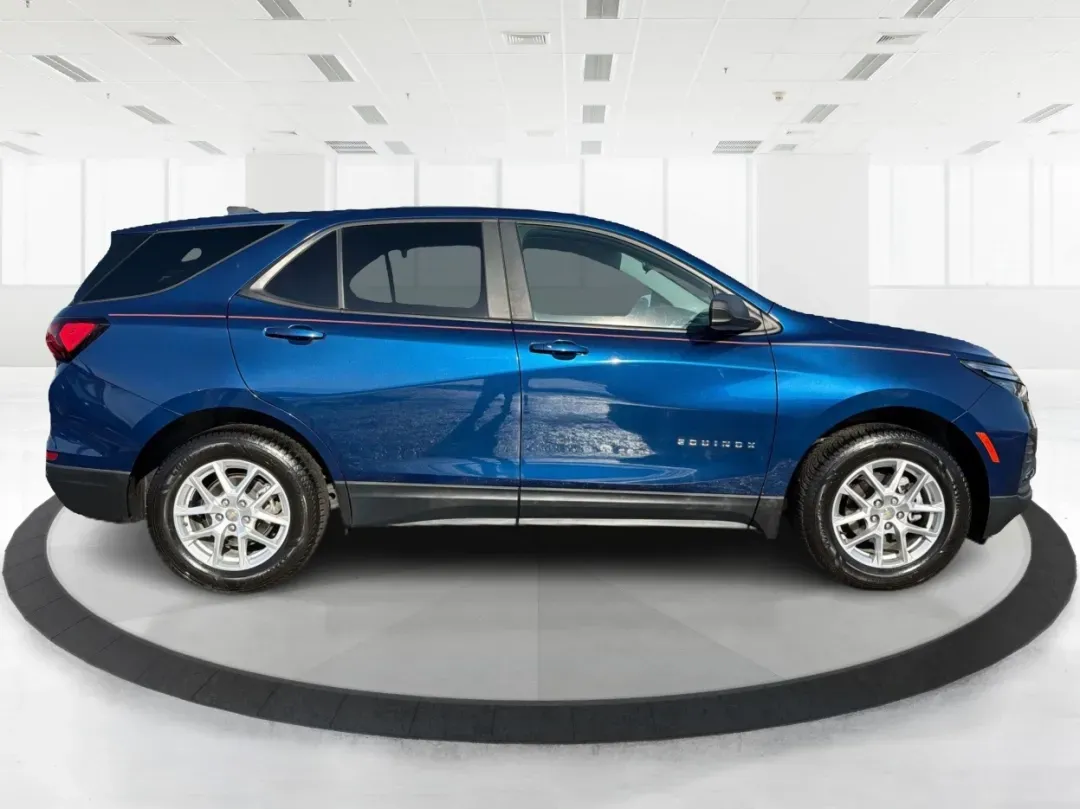 2022 Chevrolet Equinox AWD 1FL (2GNAX5EV4N6) with an 1.5L I-4 gasoline direct injection engine, located at 1951 S Dayton Lakeview Rd., New Carlisle, OH, 45344, (937) 908-9800, 39.890999, -84.050255 - **Discover Your Next Adventure with the 2022 Chevrolet Equinox at Advantage Car and Credit - New Carlisle!**<br /> <br /> If you're in the market for a versatile SUV that effortlessly blends family-friendly features with modern technology, look no further than this stunning 2022 Chevrolet Equinox. P - Photo#1