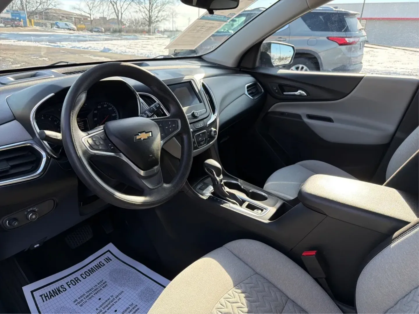 2022 Chevrolet Equinox AWD 1FL (2GNAX5EV4N6) with an 1.5L I-4 gasoline direct injection engine, 6A transmission, located at 8750 N County Rd 25A, Piqua, OH, 45356, (937) 908-9800, 40.164391, -84.232513 - **Discover Your Next Adventure with the 2022 Chevrolet Equinox at Advantage Car and Credit - New Carlisle!**<br /> <br /> If you're in the market for a versatile SUV that effortlessly blends family-friendly features with modern technology, look no further than this stunning 2022 Chevrolet Equinox. P - Photo#9