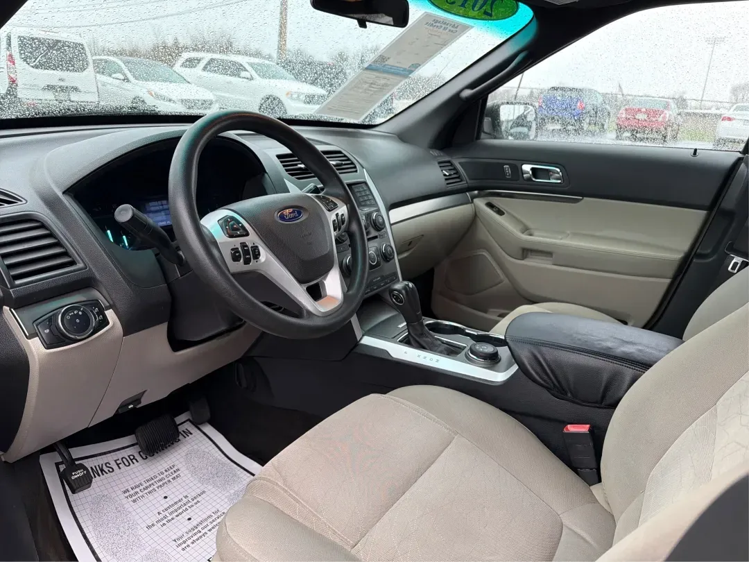 2015 Ford Explorer Base (1FM5K8B82FG) with an Other engine, located at 8750 N County Rd 25A, Piqua, OH, 45356, (937) 908-9800, 40.164391, -84.232513 - **Adventure Awaits: Explore New Horizons with the 2015 Ford Explorer from Advantage Car and Credit - Piqua!**<br /> <br /> Are you ready to elevate your driving experience and embrace life's adventures? Whether you're planning family outings, commuting to work, or embarking on weekend getaways, the - Photo#9