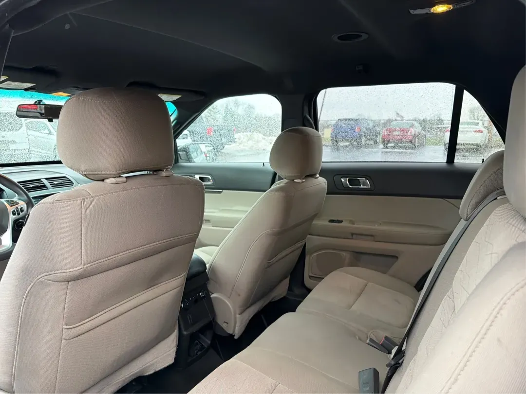 2015 Ford Explorer Base (1FM5K8B82FG) with an Other engine, located at 8750 N County Rd 25A, Piqua, OH, 45356, (937) 908-9800, 40.164391, -84.232513 - **Adventure Awaits: Explore New Horizons with the 2015 Ford Explorer from Advantage Car and Credit - Piqua!**<br /> <br /> Are you ready to elevate your driving experience and embrace life's adventures? Whether you're planning family outings, commuting to work, or embarking on weekend getaways, the - Photo#10