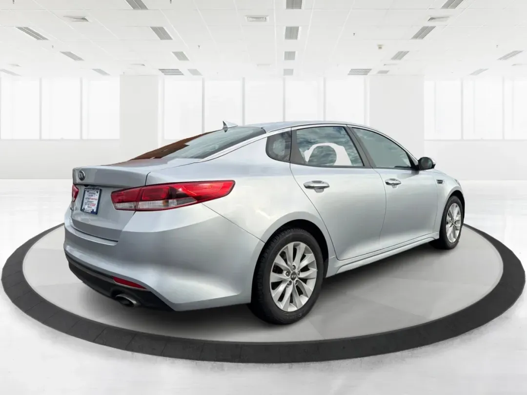 2017 Kia Optima LX (5XXGT4L31HG) with an Theta II 2.4L I-4 gasoline direct injection engine, located at 8750 N County Rd 25A, Piqua, OH, 45356, (937) 908-9800, 40.164391, -84.232513 - Are you ready to elevate your daily drive while embracing a lifestyle of convenience and reliability? Look no further than this stunning 2017 Kia Optima LX, available now at Advantage Car and Credit in Piqua, OH! This sedan is perfect for budget-conscious buyers seeking an efficient and stylish vehi - Photo#2