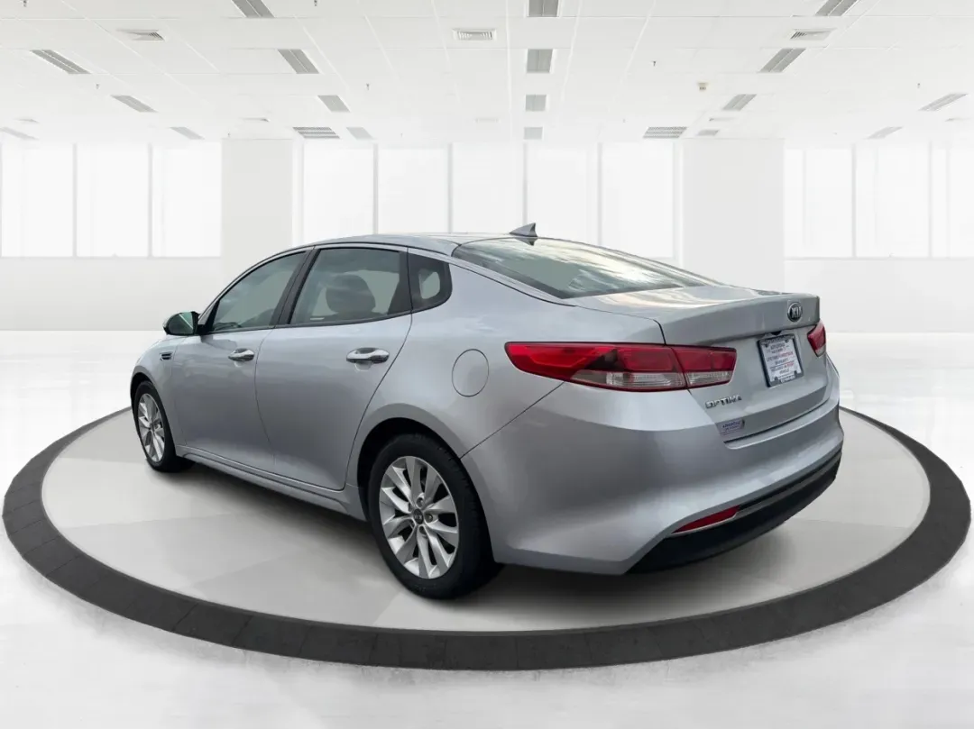 2017 Kia Optima LX (5XXGT4L31HG) with an Theta II 2.4L I-4 gasoline direct injection engine, located at 8750 N County Rd 25A, Piqua, OH, 45356, (937) 908-9800, 40.164391, -84.232513 - Are you ready to elevate your daily drive while embracing a lifestyle of convenience and reliability? Look no further than this stunning 2017 Kia Optima LX, available now at Advantage Car and Credit in Piqua, OH! This sedan is perfect for budget-conscious buyers seeking an efficient and stylish vehi - Photo#4