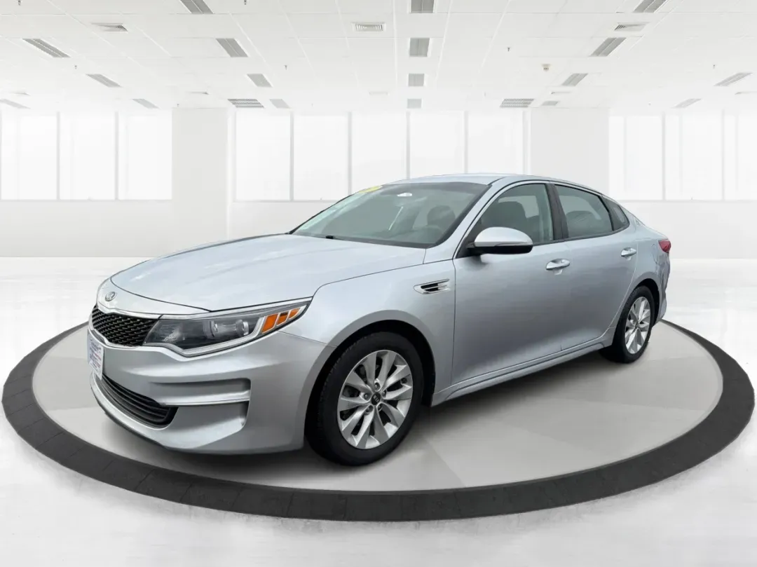 2017 Kia Optima LX (5XXGT4L31HG) with an Theta II 2.4L I-4 gasoline direct injection engine, located at 8750 N County Rd 25A, Piqua, OH, 45356, (937) 908-9800, 40.164391, -84.232513 - Are you ready to elevate your daily drive while embracing a lifestyle of convenience and reliability? Look no further than this stunning 2017 Kia Optima LX, available now at Advantage Car and Credit in Piqua, OH! This sedan is perfect for budget-conscious buyers seeking an efficient and stylish vehi - Photo#8