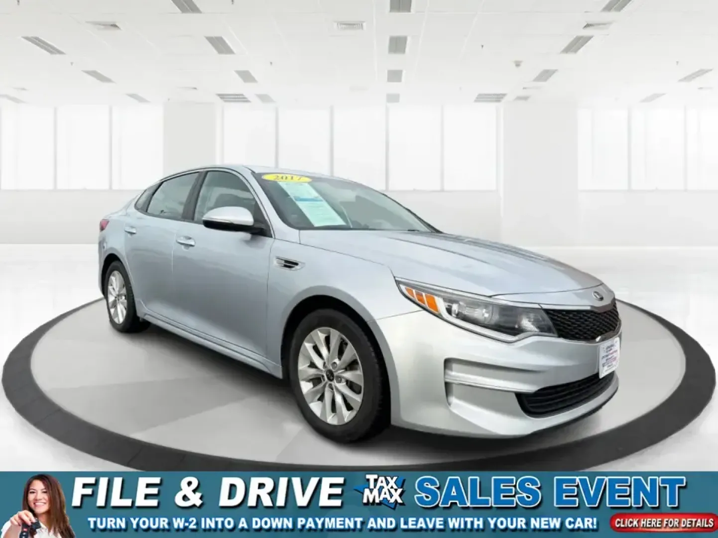 2017 Kia Optima LX (5XXGT4L31HG) with an Theta II 2.4L I-4 gasoline direct injection engine, 6A transmission, located at 880 E. National Road, Vandalia, OH, 45377, (937) 908-9800, 39.891918, -84.183594 - Are you ready to elevate your daily drive while embracing a lifestyle of convenience and reliability? Look no further than this stunning 2017 Kia Optima LX, available now at Advantage Car and Credit in Piqua, OH! This sedan is perfect for budget-conscious buyers seeking an efficient and stylish vehi - Photo#0