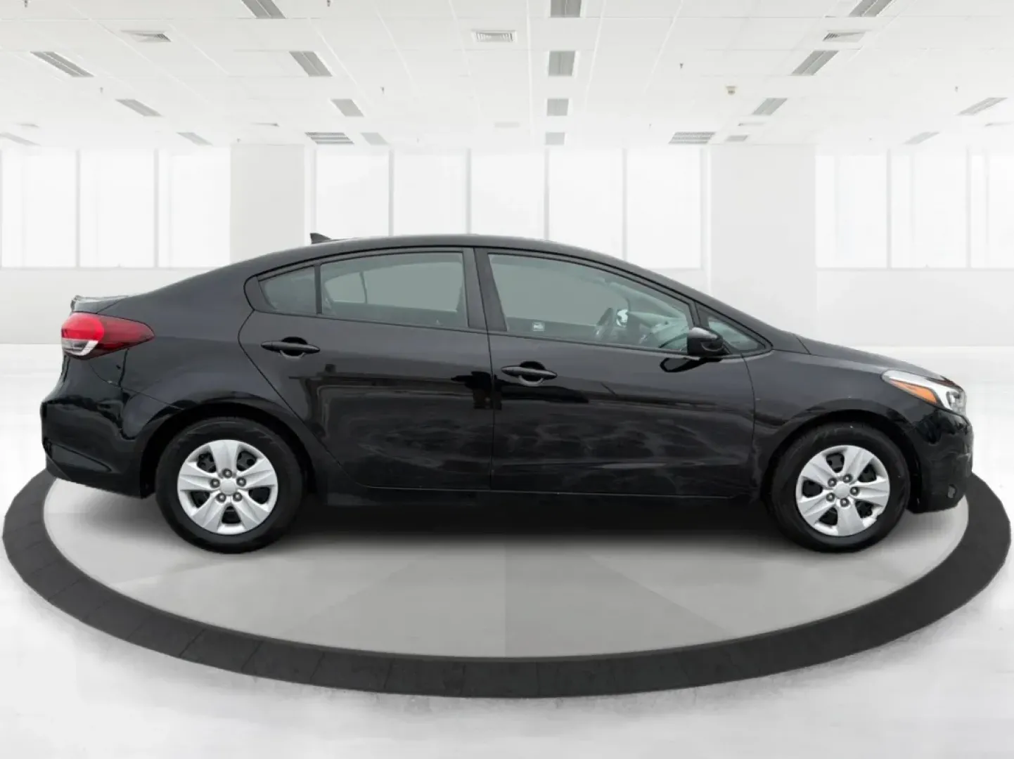 2018 Kia Forte LX (3KPFK4A71JE) with an 2L I-4 DOHC engine, located at 1951 S Dayton Lakeview Rd., New Carlisle, OH, 45344, (937) 908-9800, 39.890999, -84.050255 - **Discover Your Next Adventure with the 2018 Kia Forte at Advantage Car and Credit!**<br /> <br /> Are you in the market for a reliable and stylish sedan that accommodates your busy lifestyle? Look no further than this stunning 2018 Kia Forte LX, available now at Advantage Car and Credit in New Carl - Photo#1