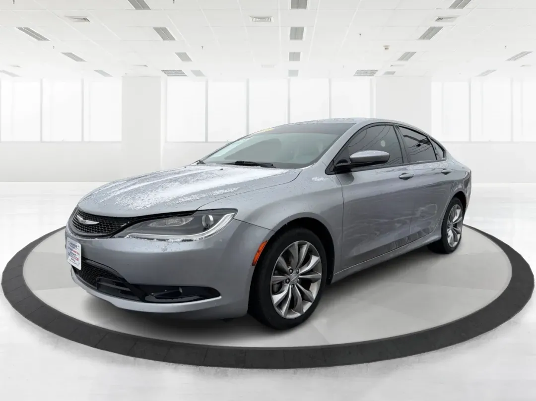 2016 Chrysler 200 S (1C3CCCBB3GN) with an Other engine, located at 880 E. National Road, Vandalia, OH, 45377, (937) 908-9800, 39.891918, -84.183594 - **Elevate Your Commute with the 2016 Chrysler 200 S at Advantage Car and Credit - Vandalia!**<br /> <br /> Are you looking for the perfect blend of style, comfort, and performance for your daily commute or family outings? The 2016 Chrysler 200 S is your ideal companion, offering a sophisticated seda - Photo#8