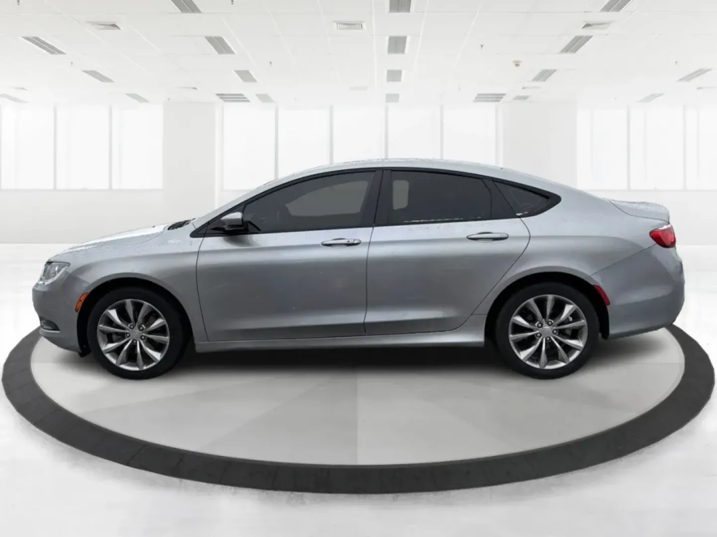 2016 Chrysler 200 S (1C3CCCBB3GN) with an Other engine, located at 1951 S Dayton Lakeview Rd., New Carlisle, OH, 45344, (937) 908-9800, 39.890999, -84.050255 - **Elevate Your Commute with the 2016 Chrysler 200 S at Advantage Car and Credit - Vandalia!**<br /> <br /> Are you looking for the perfect blend of style, comfort, and performance for your daily commute or family outings? The 2016 Chrysler 200 S is your ideal companion, offering a sophisticated seda - Photo#5