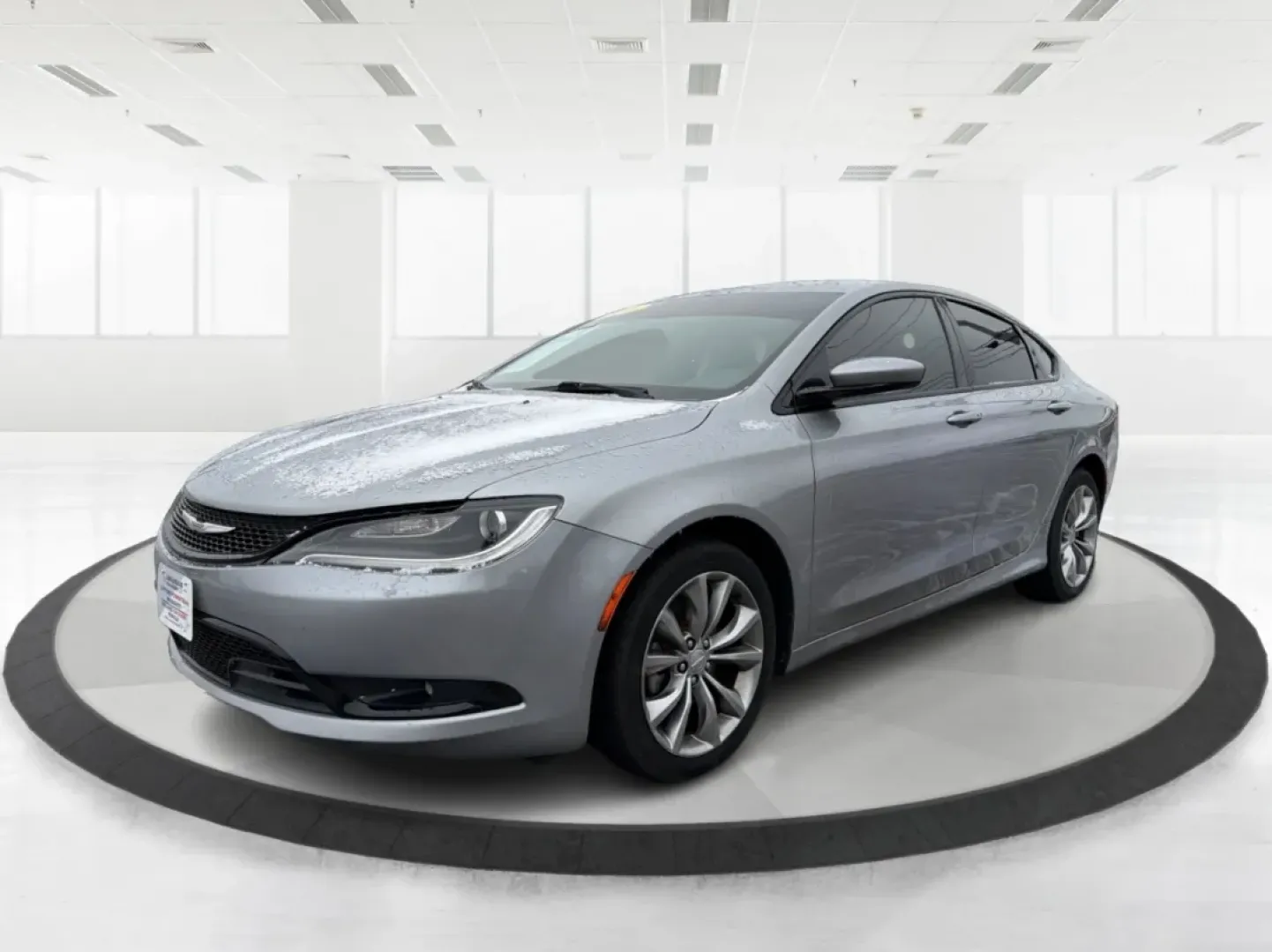 2016 Chrysler 200 S (1C3CCCBB3GN) with an Other engine, located at 1951 S Dayton Lakeview Rd., New Carlisle, OH, 45344, (937) 908-9800, 39.890999, -84.050255 - **Elevate Your Commute with the 2016 Chrysler 200 S at Advantage Car and Credit - Vandalia!**<br /> <br /> Are you looking for the perfect blend of style, comfort, and performance for your daily commute or family outings? The 2016 Chrysler 200 S is your ideal companion, offering a sophisticated seda - Photo#8