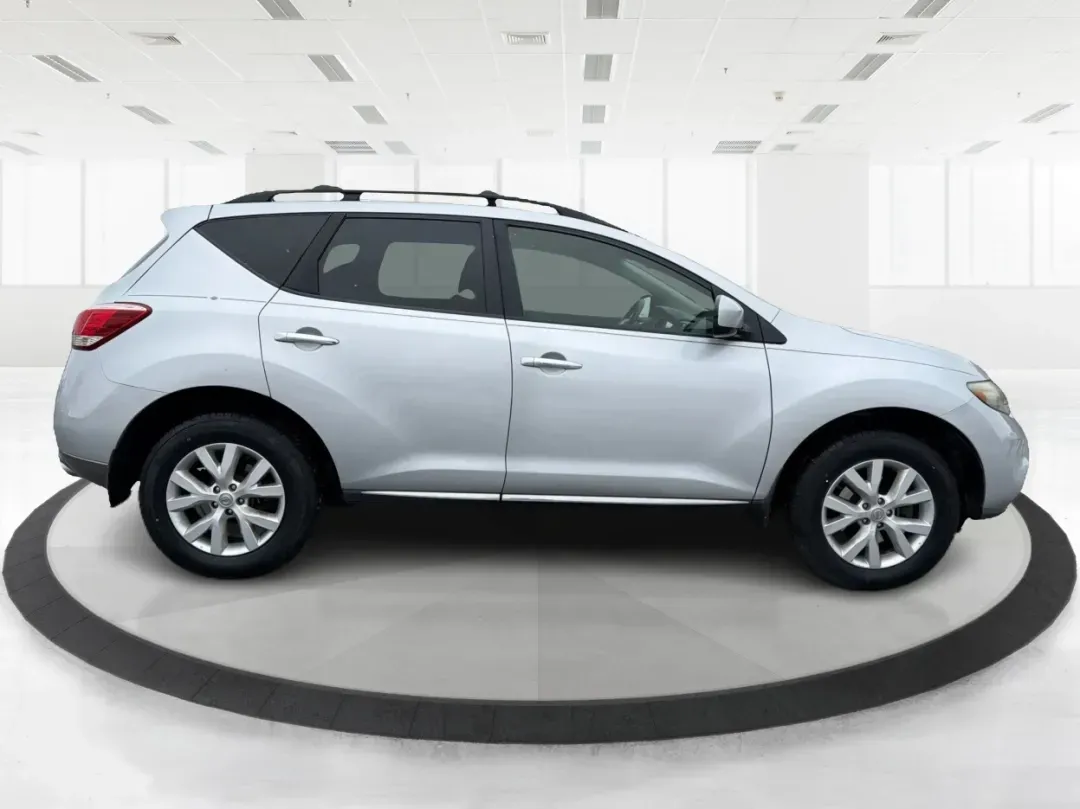 2014 Nissan Murano SL AWD (JN8AZ1MW2EW) with an 3.5L V6 DOHC 24V engine, Continuously Variable Transmission transmission, located at 1184 Kauffman Ave, Fairborn, OH, 45324, (937) 908-9800, 39.807072, -84.030914 - Discover the perfect blend of comfort, versatility, and reliability with the 2014 Nissan Murano SL AWD, available now at Advantage Car and Credit in Fairborn, OH. Whether you're a growing family needing extra space, a commuter seeking efficiency, or someone who loves weekend adventures, this SUV is - Photo#1