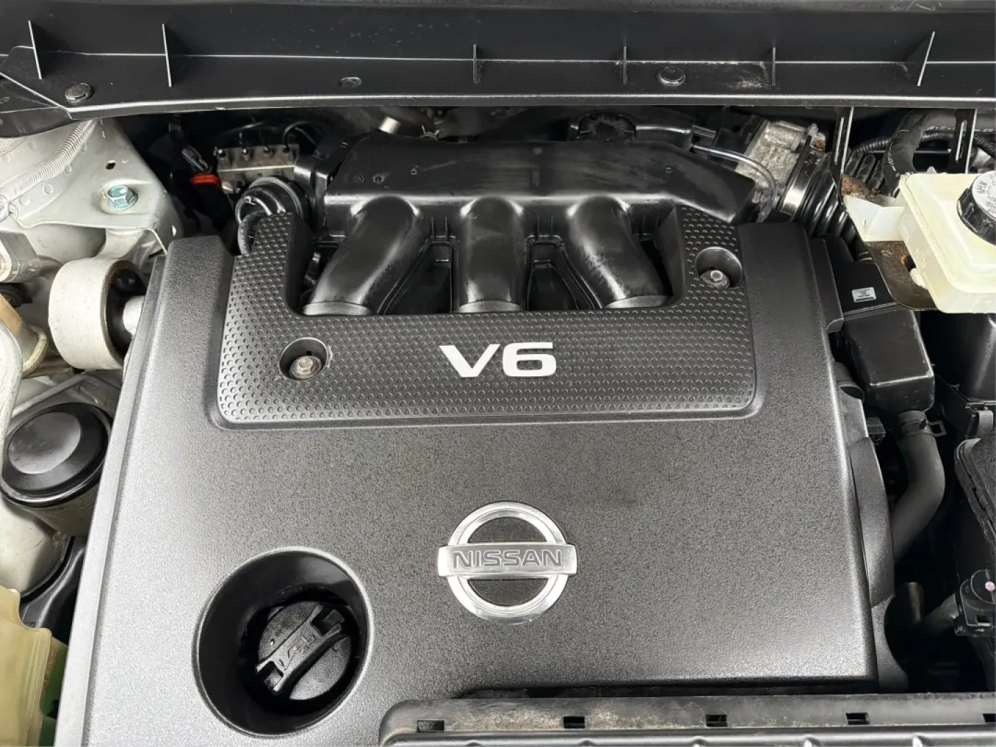 2014 Nissan Murano SL AWD (JN8AZ1MW2EW) with an 3.5L V6 DOHC 24V engine, Continuously Variable Transmission transmission, located at 1184 Kauffman Ave, Fairborn, OH, 45324, (937) 908-9800, 39.807072, -84.030914 - Discover the perfect blend of comfort, versatility, and reliability with the 2014 Nissan Murano SL AWD, available now at Advantage Car and Credit in Fairborn, OH. Whether you're a growing family needing extra space, a commuter seeking efficiency, or someone who loves weekend adventures, this SUV is - Photo#11