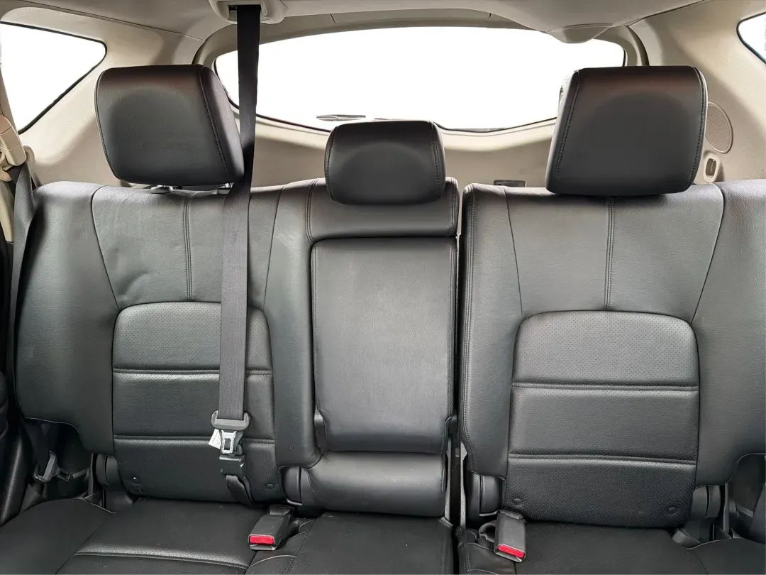 2014 Nissan Murano SL AWD (JN8AZ1MW2EW) with an 3.5L V6 DOHC 24V engine, Continuously Variable Transmission transmission, located at 1184 Kauffman Ave, Fairborn, OH, 45324, (937) 908-9800, 39.807072, -84.030914 - Discover the perfect blend of comfort, versatility, and reliability with the 2014 Nissan Murano SL AWD, available now at Advantage Car and Credit in Fairborn, OH. Whether you're a growing family needing extra space, a commuter seeking efficiency, or someone who loves weekend adventures, this SUV is - Photo#14