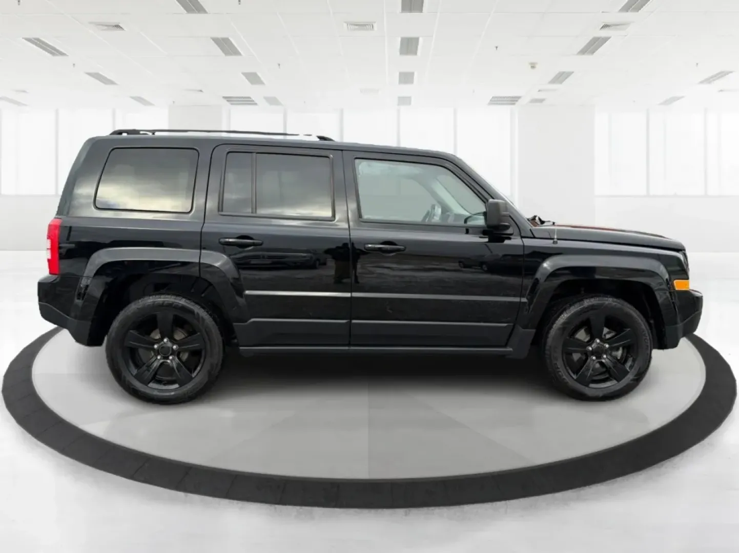 2015 Jeep Patriot Altitude Edition (1C4NJPBA7FD) with an 2L I-4 DOHC engine, Automatic transmission, located at 1184 Kauffman Ave, Fairborn, OH, 45324, (937) 908-9800, 39.807072, -84.030914 - **Adventure Awaits with the 2015 Jeep Patriot Altitude Edition!**<br /> <br /> Are you ready to elevate your weekend adventures or make daily commutes a breeze? At Advantage Car and Credit in Fairborn, OH, we have just the vehicle for you-the 2015 Jeep Patriot Altitude Edition! This rugged yet comfo - Photo#1