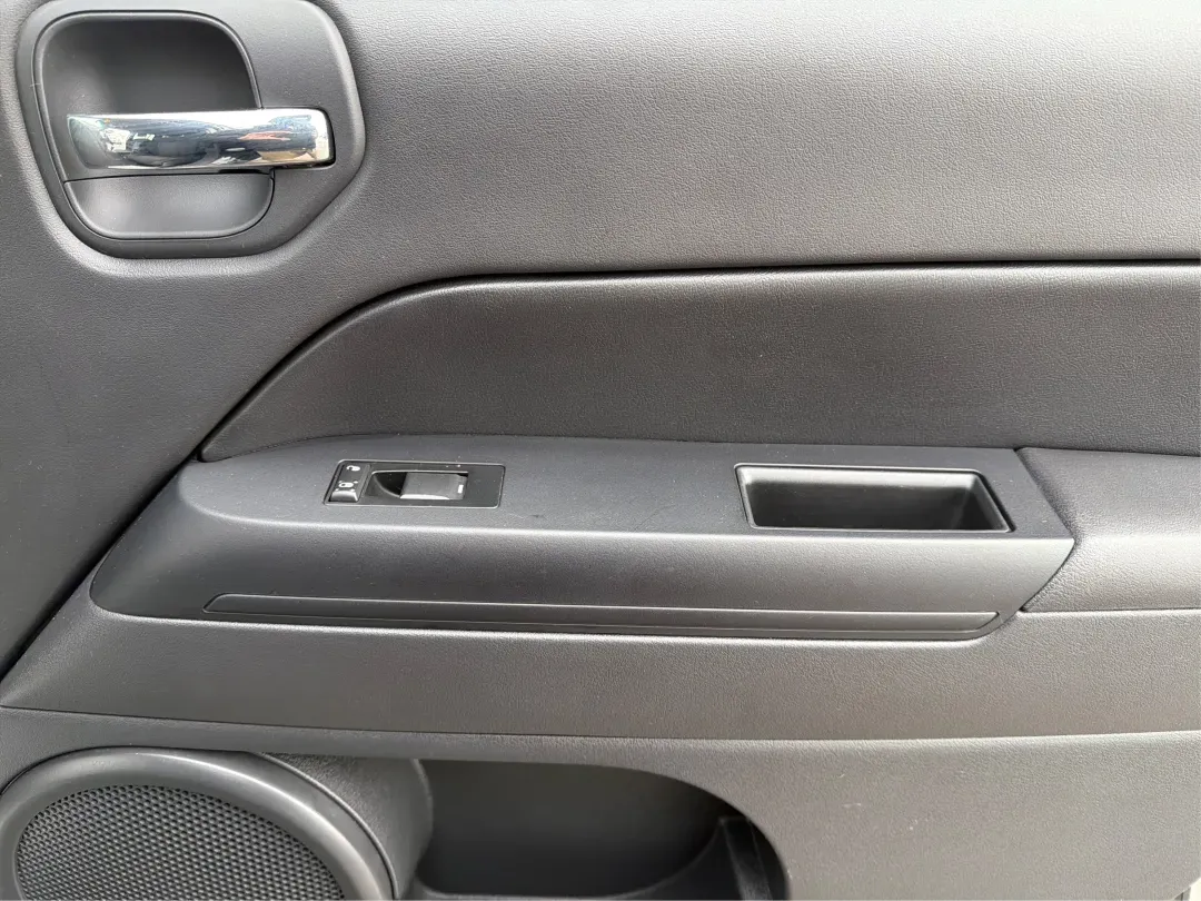 2015 Jeep Patriot Altitude Edition (1C4NJPBA7FD) with an 2L I-4 DOHC engine, located at 1184 Kauffman Ave, Fairborn, OH, 45324, (937) 908-9800, 39.807072, -84.030914 - **Adventure Awaits with the 2015 Jeep Patriot Altitude Edition!**<br /> <br /> Are you ready to elevate your weekend adventures or make daily commutes a breeze? At Advantage Car and Credit in Fairborn, OH, we have just the vehicle for you-the 2015 Jeep Patriot Altitude Edition! This rugged yet comfo - Photo#18