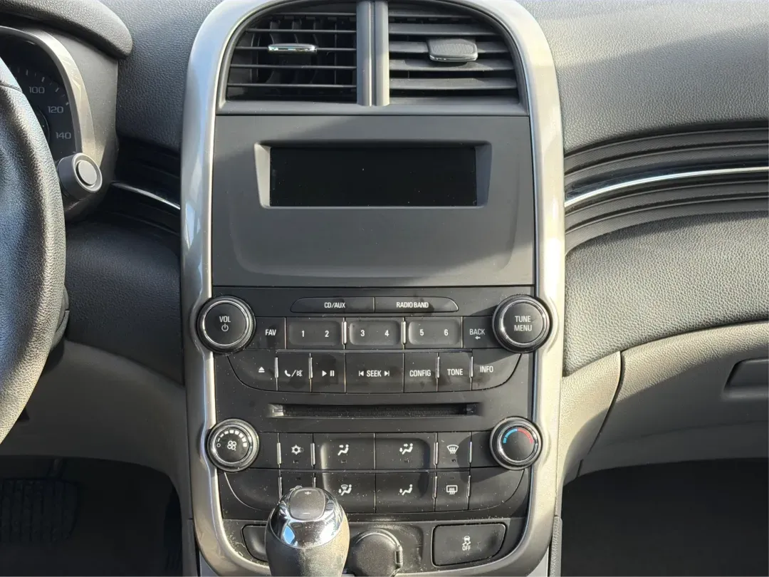 2014 Chevrolet Malibu 1LS (1G11B5SL3EF) with an ECOTEC 2.5L I-4 gasoline direct injection engine, located at 1230 East Main St, Xenia, OH, 45385, (937) 908-9800, 39.688026, -83.910172 - Discover the perfect blend of style, comfort, and performance with the 2014 Chevrolet Malibu 1LS, now available at Advantage Car and Credit in Xenia, OH! If you're seeking a dependable vehicle for your daily commute, weekend getaways, or family outings, this sedan is designed to meet your needs. Wit - Photo#13