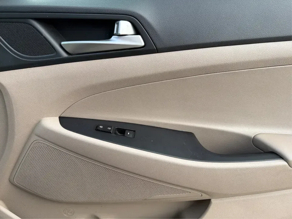 2019 Hyundai Tucson SEL (KM8J3CAL6KU) with an Theta 2.4L I-4 gasoline direct injection engine, 6A transmission, located at 1099 N County Rd 25A , Troy, OH, 45373, (937) 908-9800, 40.057079, -84.212883 - **Adventure Awaits with the 2019 Hyundai Tucson SEL at Advantage Car and Credit - Fairborn!**<br /> <br /> Are you ready to elevate your lifestyle and explore the great outdoors? The 2019 Hyundai Tucson SEL is the perfect companion for both weekend adventures and everyday commutes. With its spacious - Photo#19