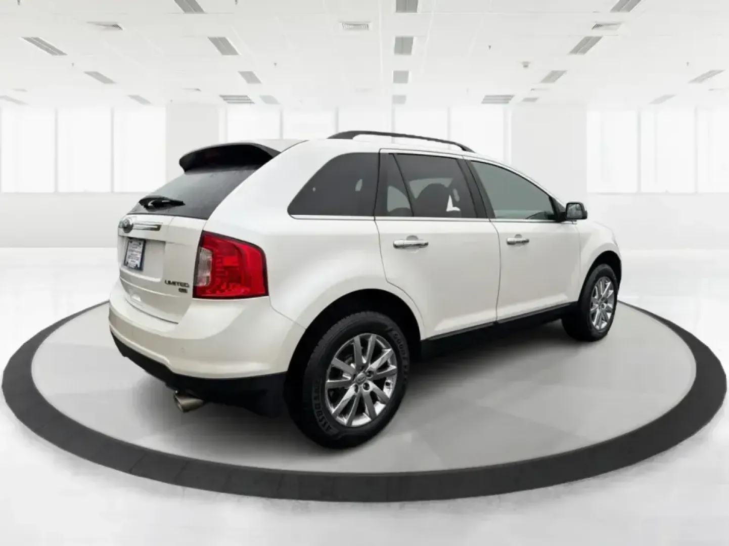 2013 Ford Edge Limited (2FMDK4KC5DB) with an 3.5L V-6 DOHC engine, 6-Speed Automatic transmission, located at 1951 S Dayton Lakeview Rd., New Carlisle, OH, 45344, (937) 908-9800, 39.890999, -84.050255 - ### Elevate Your Lifestyle with the 2013 Ford Edge Limited at Advantage Car and Credit in New Carlisle, OH!<br /> <br /> Are you ready to upgrade your family adventures, daily commutes, or weekend getaways? The 2013 Ford Edge Limited is here to transform your driving experience! With its sophisticat - Photo#2