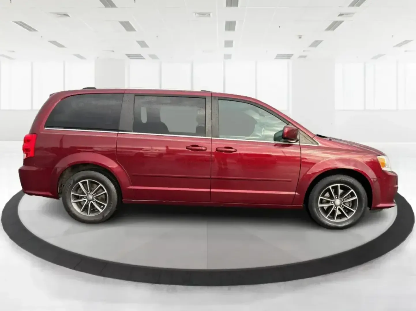 2017 Dodge Grand Caravan SXT (2C4RDGCG2HR) with an Pentastar 3.6L V-6 DOHC engine, 6A transmission, located at 8750 N County Rd 25A, Piqua, OH, 45356, (937) 908-9800, 40.164391, -84.232513 - Are you ready to elevate your family adventures or daily commutes with a vehicle that combines space, comfort, and reliability? Look no further than the 2017 Dodge Grand Caravan SXT, now available at Advantage Car and Credit in New Carlisle, OH. This versatile passenger van is perfect for growing fa - Photo#1