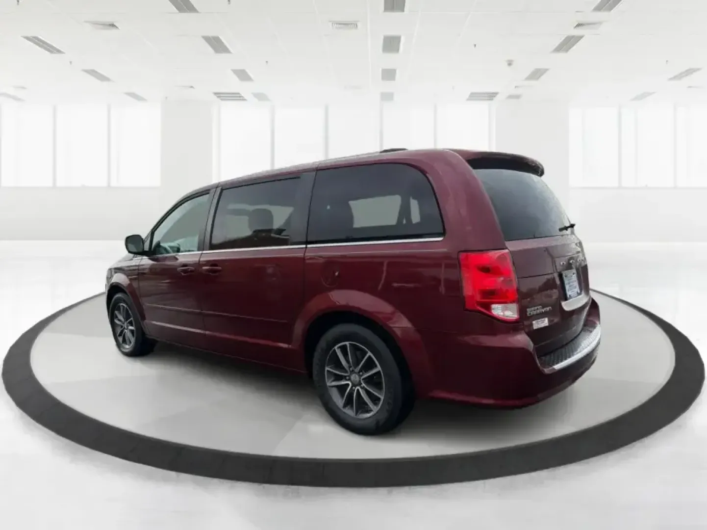 2017 Dodge Grand Caravan SXT (2C4RDGCG2HR) with an Pentastar 3.6L V-6 DOHC engine, 6A transmission, located at 8750 N County Rd 25A, Piqua, OH, 45356, (937) 908-9800, 40.164391, -84.232513 - Are you ready to elevate your family adventures or daily commutes with a vehicle that combines space, comfort, and reliability? Look no further than the 2017 Dodge Grand Caravan SXT, now available at Advantage Car and Credit in New Carlisle, OH. This versatile passenger van is perfect for growing fa - Photo#4