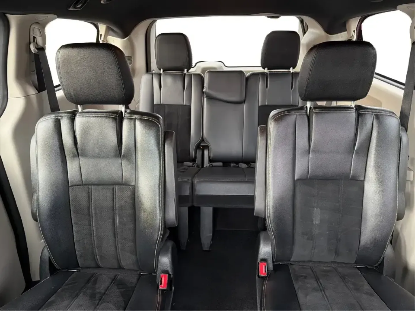 2017 Dodge Grand Caravan SXT (2C4RDGCG2HR) with an Pentastar 3.6L V-6 DOHC engine, 6A transmission, located at 8750 N County Rd 25A, Piqua, OH, 45356, (937) 908-9800, 40.164391, -84.232513 - Are you ready to elevate your family adventures or daily commutes with a vehicle that combines space, comfort, and reliability? Look no further than the 2017 Dodge Grand Caravan SXT, now available at Advantage Car and Credit in New Carlisle, OH. This versatile passenger van is perfect for growing fa - Photo#14