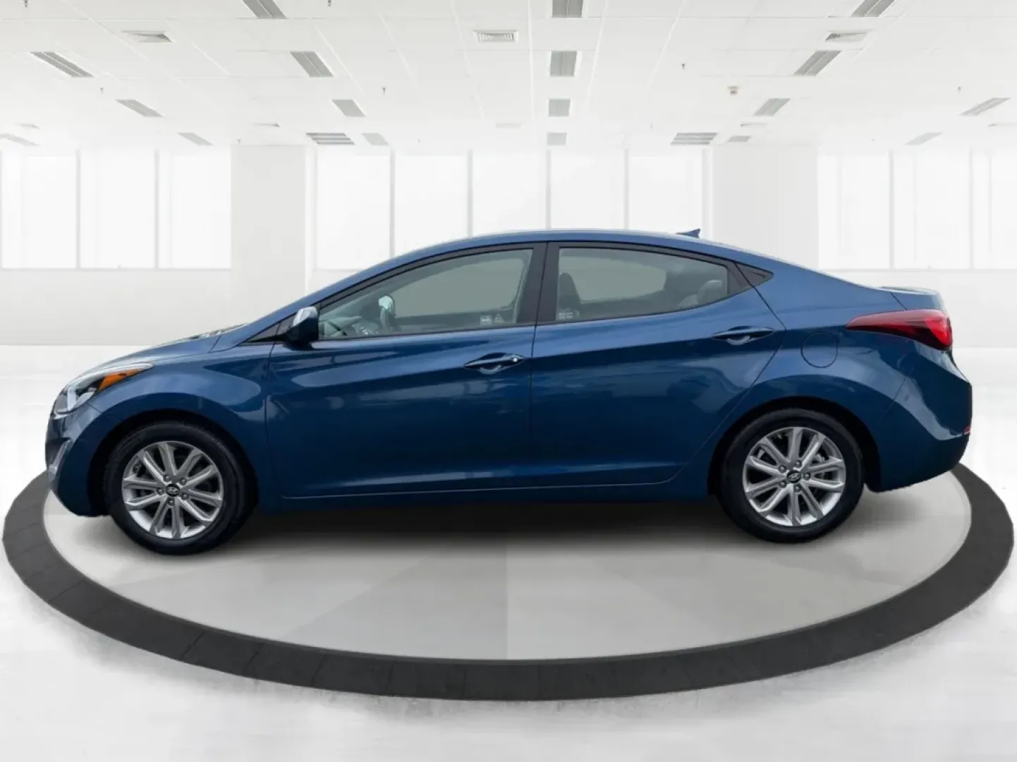 2016 Hyundai Elantra SE (KMHDH4AE9GU) with an Nu 1.8L I-4 DOHC engine, located at 1951 S Dayton Lakeview Rd., New Carlisle, OH, 45344, (937) 908-9800, 39.890999, -84.050255 - ### Discover Your Perfect Ride: 2016 Hyundai Elantra SE at Advantage Car and Credit in New Carlisle, OH<br /> <br /> If you're seeking a dependable vehicle for your daily commute or a stylish sedan for weekend outings, look no further than this stunning 2016 Hyundai Elantra SE, available now at Adva - Photo#5