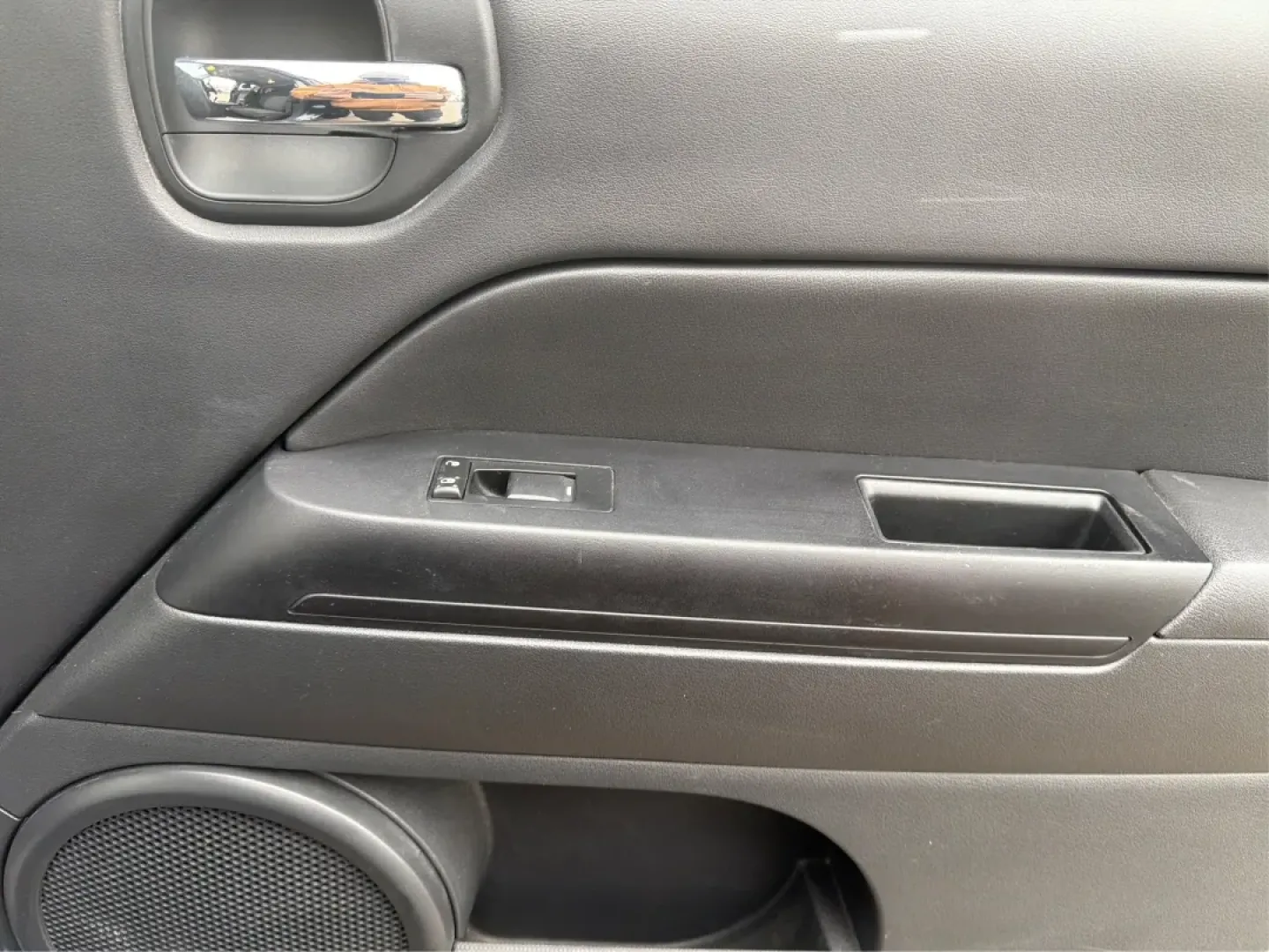 2014 Jeep Patriot Latitude (1C4NJRFB0ED) with an 2.4L I-4 DOHC engine, located at 1099 N County Rd 25A , Troy, OH, 45373, (937) 908-9800, 40.057079, -84.212883 - **Explore the Open Road in Style: 2014 Jeep Patriot Latitude at Advantage Car and Credit - Troy**<br /> <br /> Are you ready for your next adventure? The 2014 Jeep Patriot Latitude is the perfect vehicle for those who crave exploration and flexibility in their daily lives. Whether you're navigating - Photo#18