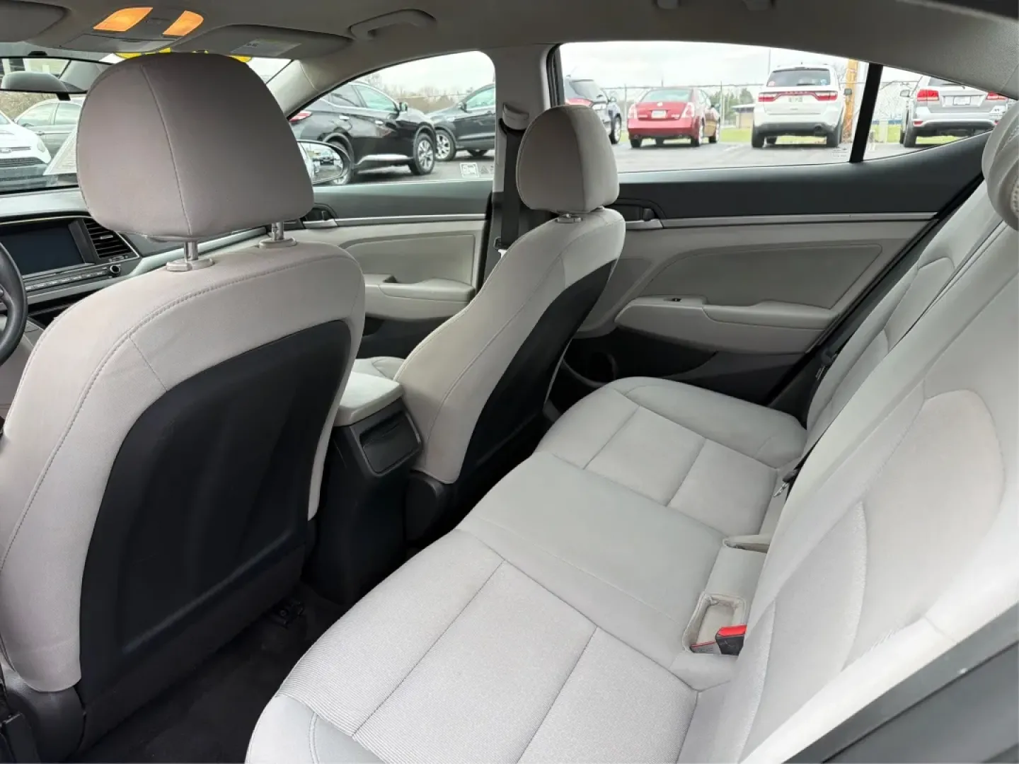 2018 Hyundai Elantra SEL (5NPD84LF2JH) with an Nu 2L I-4 DOHC engine, 6A transmission, located at 1951 S Dayton Lakeview Rd., New Carlisle, OH, 45344, (937) 908-9800, 39.890999, -84.050255 - **Discover Your Next Adventure with the 2018 Hyundai Elantra SEL at Advantage Car and Credit - Troy**<br /> <br /> Are you in search of a reliable and stylish sedan for your daily commute, family outings, or weekend getaways? Look no further than the 2018 Hyundai Elantra SEL, available now at Advant - Photo#10