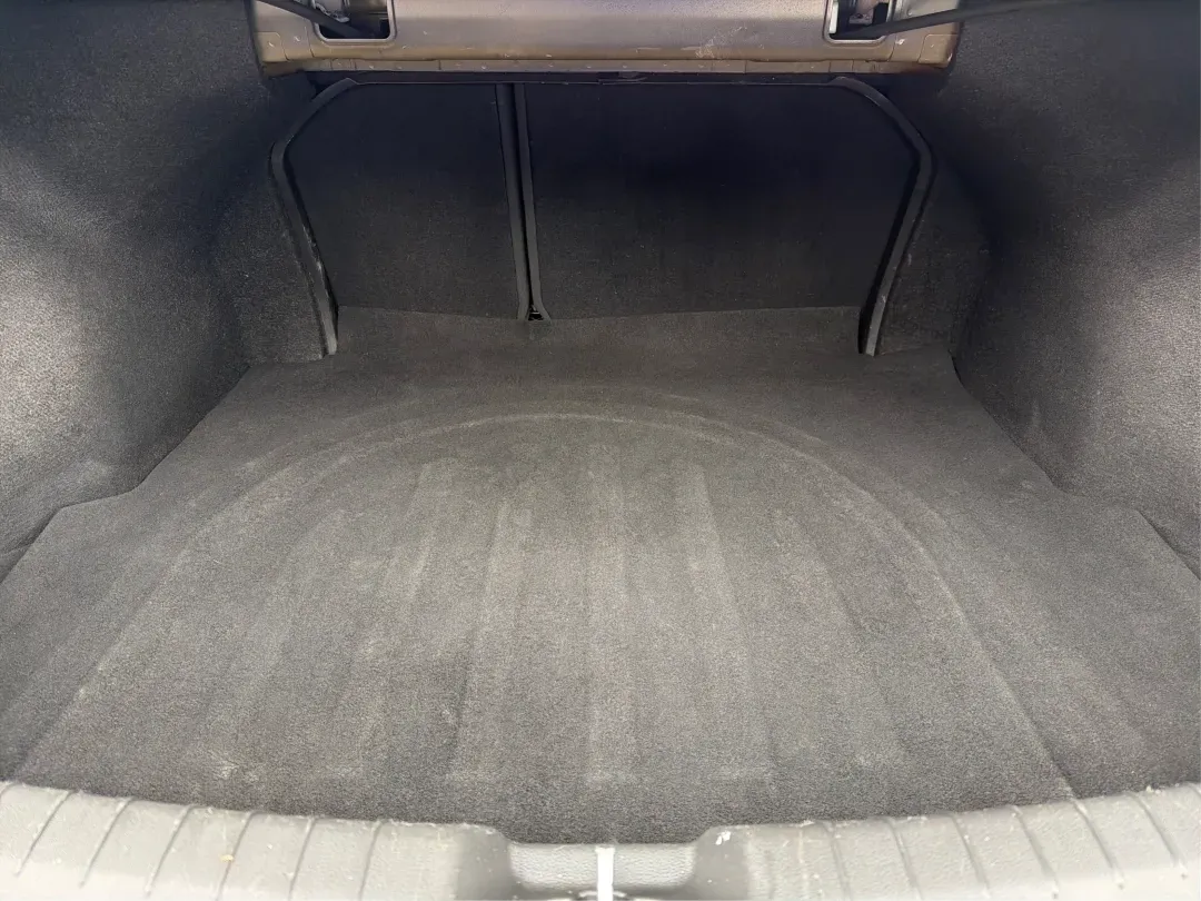 2018 Hyundai Elantra SEL (5NPD84LF2JH) with an Nu 2L I-4 DOHC engine, 6A transmission, located at 4508 South Dixie Dr, Moraine, OH, 45439, (937) 908-9800, 39.689976, -84.218452 - **Discover Your Next Adventure with the 2018 Hyundai Elantra SEL at Advantage Car and Credit - Troy**<br /> <br /> Are you in search of a reliable and stylish sedan for your daily commute, family outings, or weekend getaways? Look no further than the 2018 Hyundai Elantra SEL, available now at Advant - Photo#12