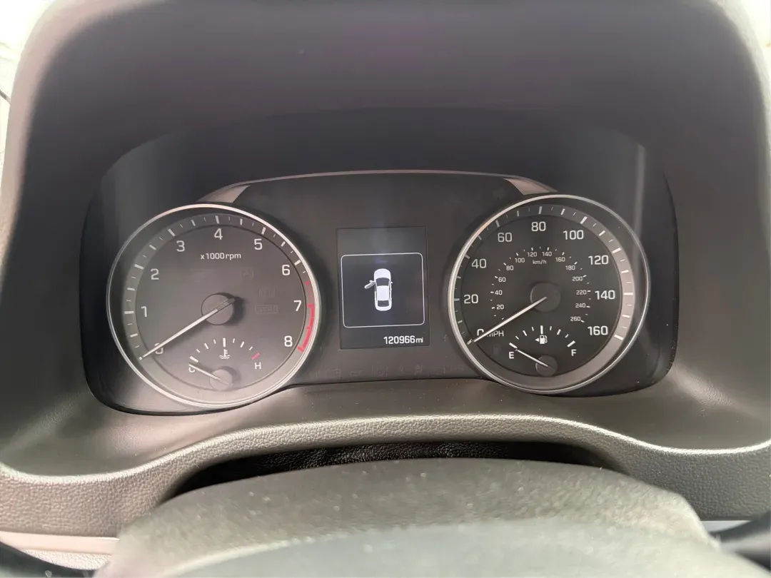 2018 Hyundai Elantra SEL (5NPD84LF2JH) with an Nu 2L I-4 DOHC engine, 6A transmission, located at 4508 South Dixie Dr, Moraine, OH, 45439, (937) 908-9800, 39.689976, -84.218452 - **Discover Your Next Adventure with the 2018 Hyundai Elantra SEL at Advantage Car and Credit - Troy**<br /> <br /> Are you in search of a reliable and stylish sedan for your daily commute, family outings, or weekend getaways? Look no further than the 2018 Hyundai Elantra SEL, available now at Advant - Photo#15