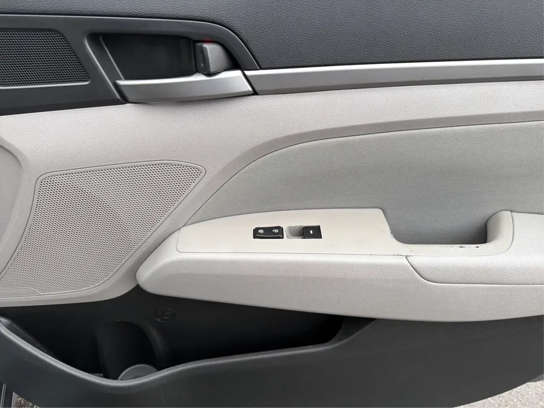 2018 Hyundai Elantra SEL (5NPD84LF2JH) with an Nu 2L I-4 DOHC engine, 6A transmission, located at 4508 South Dixie Dr, Moraine, OH, 45439, (937) 908-9800, 39.689976, -84.218452 - **Discover Your Next Adventure with the 2018 Hyundai Elantra SEL at Advantage Car and Credit - Troy**<br /> <br /> Are you in search of a reliable and stylish sedan for your daily commute, family outings, or weekend getaways? Look no further than the 2018 Hyundai Elantra SEL, available now at Advant - Photo#18