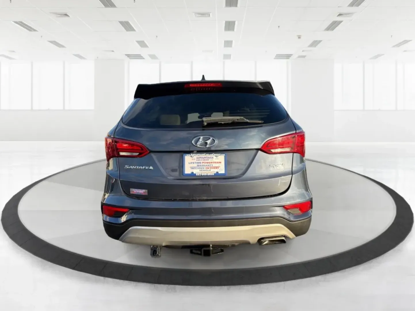 2017 Hyundai Santa Fe 2.4L (5NMZT3LBXHH) with an Theta II 2.4L I-4 gasoline direct injection engine, located at 880 E. National Road, Vandalia, OH, 45377, (937) 908-9800, 39.891918, -84.183594 - Discover your next adventure with the 2017 Hyundai Santa Fe, now available at Advantage Car and Credit in Vandalia, OH! This versatile SUV is perfect for families, commuters, and weekend adventurers alike. With seating for up to five and ample cargo space, it's ideal for everything from soccer pract - Photo#3