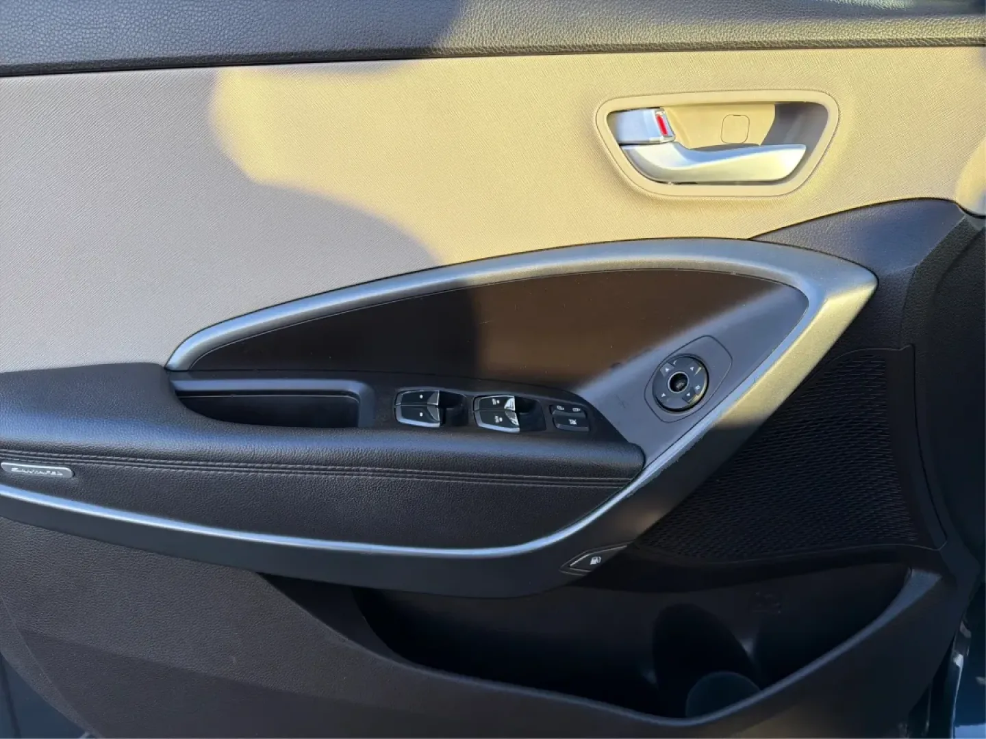 2017 Hyundai Santa Fe 2.4L (5NMZT3LBXHH) with an Theta II 2.4L I-4 gasoline direct injection engine, located at 880 E. National Road, Vandalia, OH, 45377, (937) 908-9800, 39.891918, -84.183594 - Discover your next adventure with the 2017 Hyundai Santa Fe, now available at Advantage Car and Credit in Vandalia, OH! This versatile SUV is perfect for families, commuters, and weekend adventurers alike. With seating for up to five and ample cargo space, it's ideal for everything from soccer pract - Photo#17