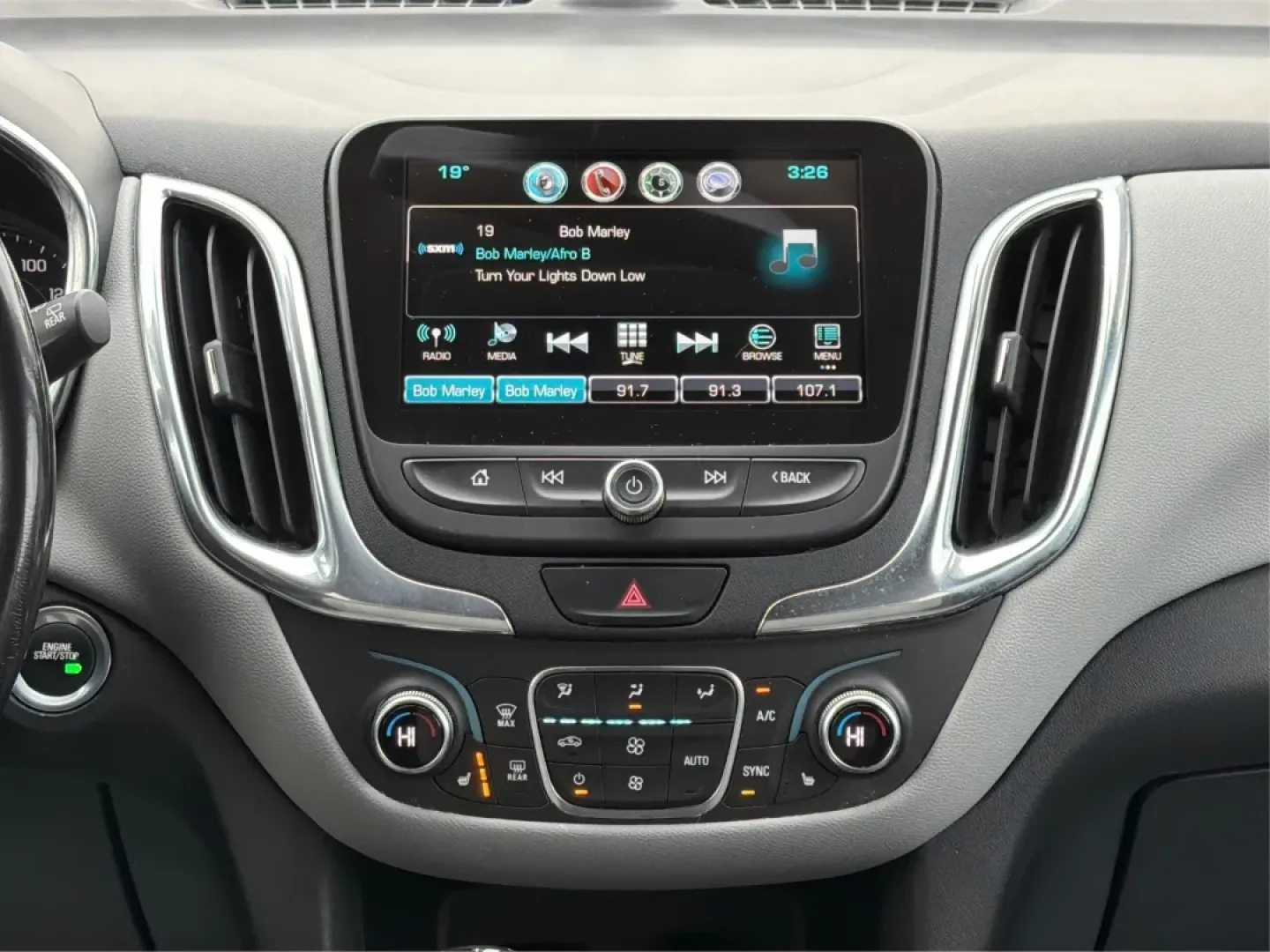 2018 Chevrolet Equinox LT (3GNAXTEX8JS) with an 2L I-4 gasoline direct injection engine, 6A transmission, located at 1230 East Main St, Xenia, OH, 45385, (937) 908-9800, 39.688026, -83.910172 - Are you ready for your next adventure? Whether you're embarking on a weekend getaway with family or tackling the daily commute with style, the 2018 Chevrolet Equinox LT is the perfect companion for all of life's journeys. This SUV, available at Advantage Car and Credit in Xenia, OH, combines versati - Photo#13