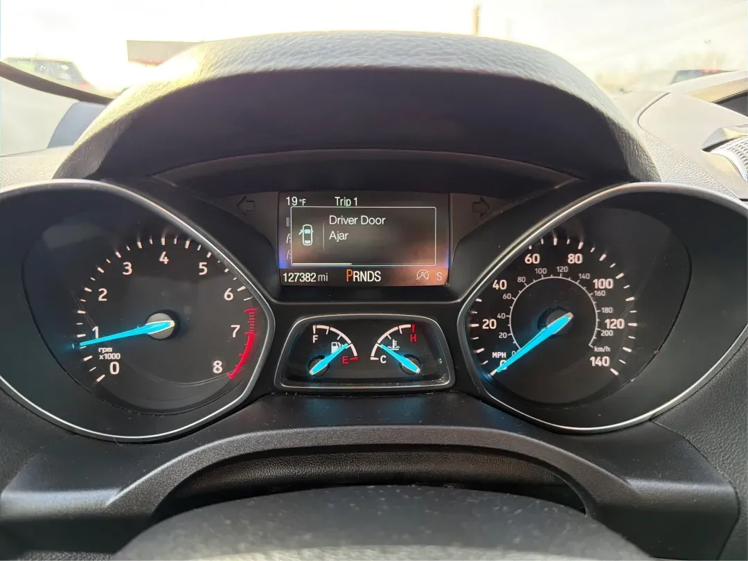 2018 Ford Escape SE (1FMCU9GD6JU) with an Other engine, located at 8750 N County Rd 25A, Piqua, OH, 45356, (937) 908-9800, 40.164391, -84.232513 - Are you looking for the perfect vehicle that can handle your busy lifestyle while keeping you comfortable and safe? Look no further than this 2018 Ford Escape SE at Advantage Car and Credit in Piqua, OH. This versatile SUV is ideal for families on the go, weekend adventurers, and even commuters who - Photo#15