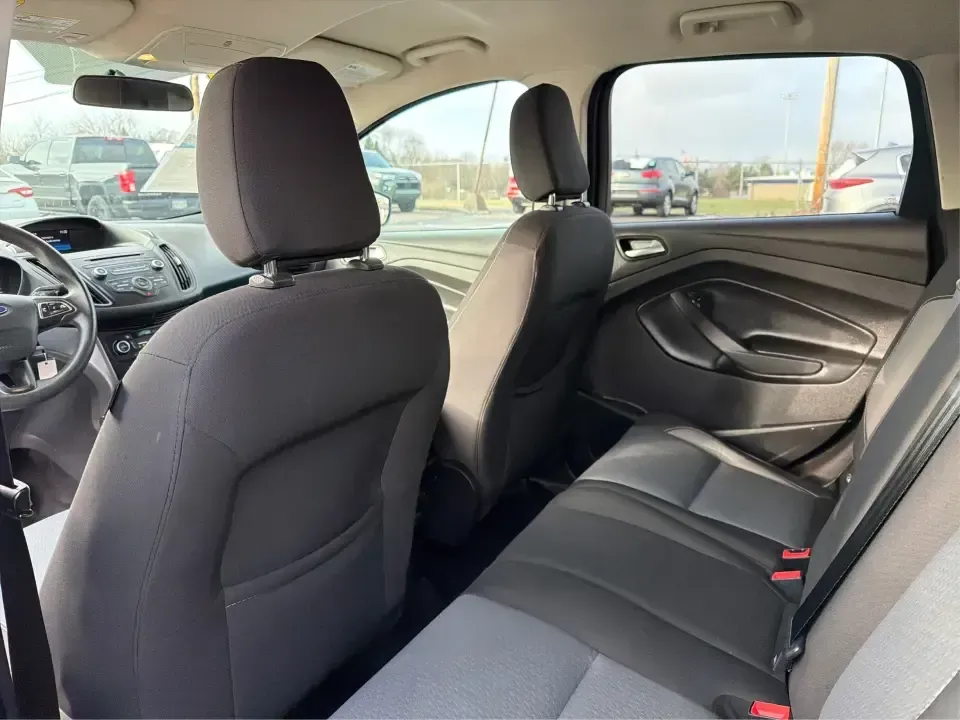 2018 Ford Escape SE (1FMCU9GD6JU) with an 1.5L L4 DOHC 16V engine, 6A transmission, located at 1184 Kauffman Ave, Fairborn, OH, 45324, (937) 908-9800, 39.807072, -84.030914 - Are you looking for the perfect vehicle that can handle your busy lifestyle while keeping you comfortable and safe? Look no further than this 2018 Ford Escape SE at Advantage Car and Credit in Piqua, OH. This versatile SUV is ideal for families on the go, weekend adventurers, and even commuters who - Photo#10