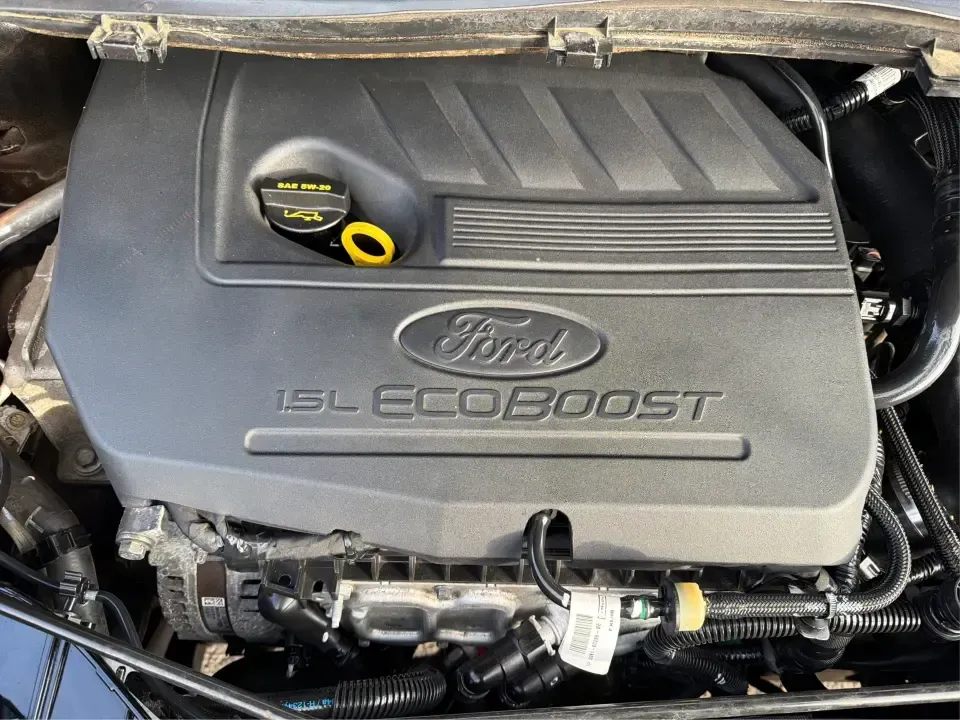 2018 Ford Escape SE (1FMCU9GD6JU) with an 1.5L L4 DOHC 16V engine, 6A transmission, located at 1184 Kauffman Ave, Fairborn, OH, 45324, (937) 908-9800, 39.807072, -84.030914 - Are you looking for the perfect vehicle that can handle your busy lifestyle while keeping you comfortable and safe? Look no further than this 2018 Ford Escape SE at Advantage Car and Credit in Piqua, OH. This versatile SUV is ideal for families on the go, weekend adventurers, and even commuters who - Photo#11