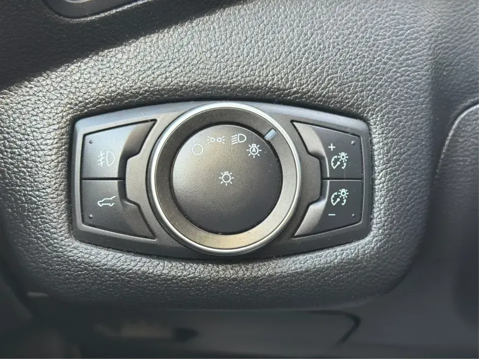 2018 Ford Escape SE (1FMCU9GD6JU) with an 1.5L L4 DOHC 16V engine, 6A transmission, located at 1184 Kauffman Ave, Fairborn, OH, 45324, (937) 908-9800, 39.807072, -84.030914 - Are you looking for the perfect vehicle that can handle your busy lifestyle while keeping you comfortable and safe? Look no further than this 2018 Ford Escape SE at Advantage Car and Credit in Piqua, OH. This versatile SUV is ideal for families on the go, weekend adventurers, and even commuters who - Photo#17