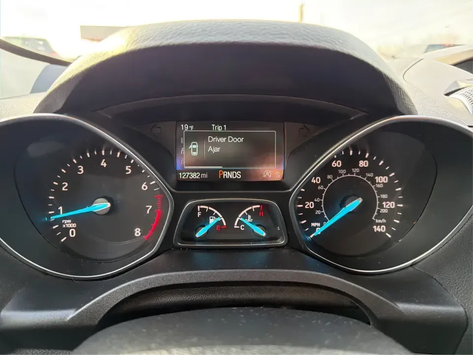 2018 Ford Escape SE (1FMCU9GD6JU) with an 1.5L L4 DOHC 16V engine, 6A transmission, located at 1184 Kauffman Ave, Fairborn, OH, 45324, (937) 908-9800, 39.807072, -84.030914 - Are you looking for the perfect vehicle that can handle your busy lifestyle while keeping you comfortable and safe? Look no further than this 2018 Ford Escape SE at Advantage Car and Credit in Piqua, OH. This versatile SUV is ideal for families on the go, weekend adventurers, and even commuters who - Photo#15