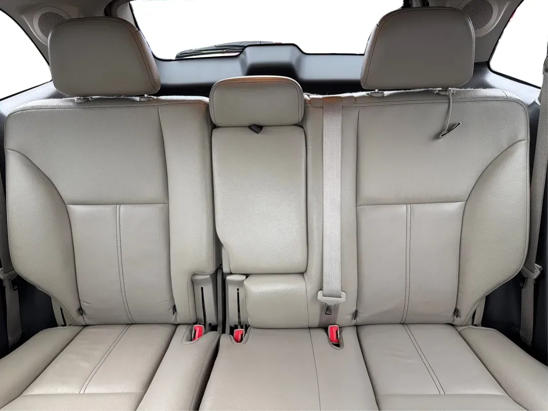 2014 Ford Edge Limited (2FMDK4KC6EB) with an 3.5L V-6 DOHC engine, located at 8750 N County Rd 25A, Piqua, OH, 45356, (937) 908-9800, 40.164391, -84.232513 - **Discover Your Next Adventure with the 2014 Ford Edge Limited at Advantage Car and Credit - Piqua!**<br /> <br /> Are you ready to elevate your driving experience? Whether you're a growing family seeking a spacious ride, a commuter looking for comfort and reliability, or an adventurer eager to tack - Photo#13