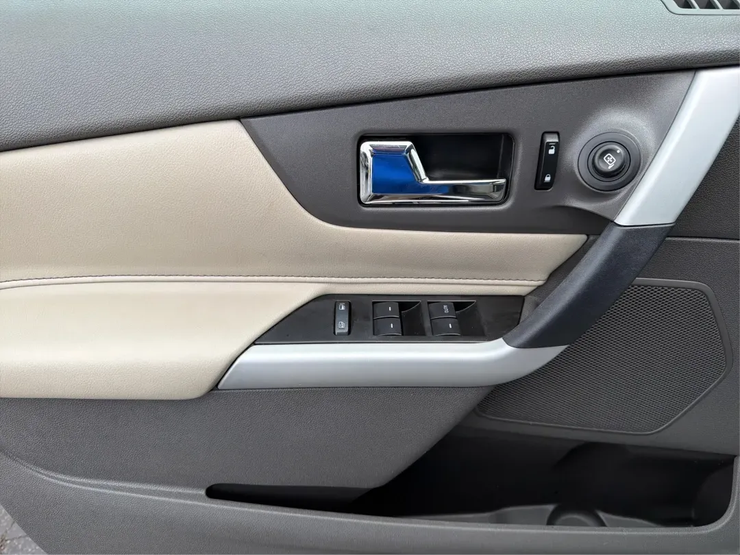 2014 Ford Edge Limited (2FMDK4KC6EB) with an 3.5L V-6 DOHC engine, located at 8750 N County Rd 25A, Piqua, OH, 45356, (937) 908-9800, 40.164391, -84.232513 - **Discover Your Next Adventure with the 2014 Ford Edge Limited at Advantage Car and Credit - Piqua!**<br /> <br /> Are you ready to elevate your driving experience? Whether you're a growing family seeking a spacious ride, a commuter looking for comfort and reliability, or an adventurer eager to tack - Photo#18