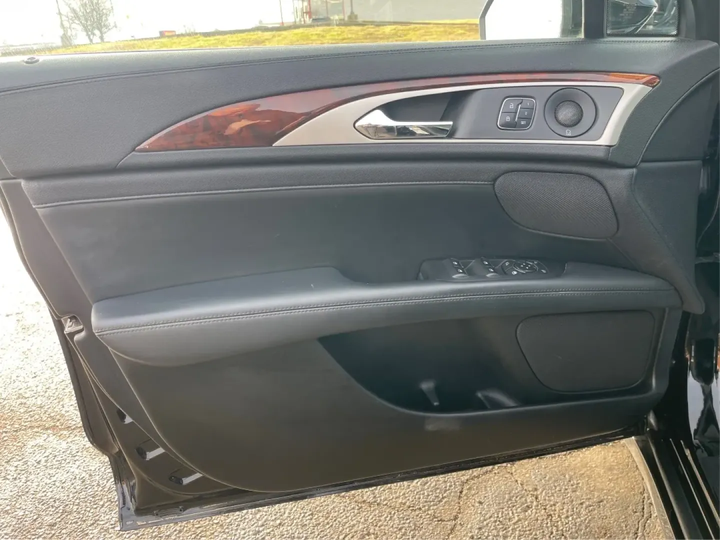 2017 Lincoln MKZ Reserve (3LN6L5FC1HR) with an 3.7L V6 DOHC 24V engine, 6A transmission, located at 1230 East Main St, Xenia, OH, 45385, (937) 908-9800, 39.688026, -83.910172 - Are you ready to elevate your daily commute or weekend getaways? Look no further than this stunning 2017 Lincoln MKZ Reserve, the perfect sedan for those who appreciate luxury and performance. At Advantage Car and Credit - Piqua, located at 8750 N County Rd 25A in Piqua, OH 45356, we offer flexible - Photo#19