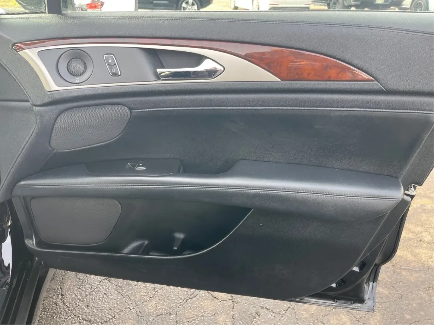 2017 Lincoln MKZ Reserve (3LN6L5FC1HR) with an 3.7L V6 DOHC 24V engine, 6A transmission, located at 1230 East Main St, Xenia, OH, 45385, (937) 908-9800, 39.688026, -83.910172 - Are you ready to elevate your daily commute or weekend getaways? Look no further than this stunning 2017 Lincoln MKZ Reserve, the perfect sedan for those who appreciate luxury and performance. At Advantage Car and Credit - Piqua, located at 8750 N County Rd 25A in Piqua, OH 45356, we offer flexible - Photo#20