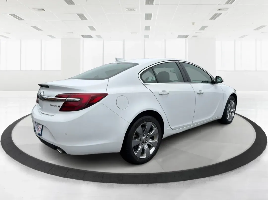 2016 Buick Regal Turbo Premium II (2G4GS5GX7G9) with an 2L I-4 gasoline direct injection engine, located at 8750 N County Rd 25A, Piqua, OH, 45356, (937) 908-9800, 40.164391, -84.232513 - **Discover the Perfect Blend of Luxury and Affordability with This 2016 Buick Regal at Advantage Car and Credit Piqua!**<br /> <br /> Are you in the market for a sophisticated sedan that effortlessly combines style, comfort, and performance? Look no further than this stunning 2016 Buick Regal Turbo - Photo#2