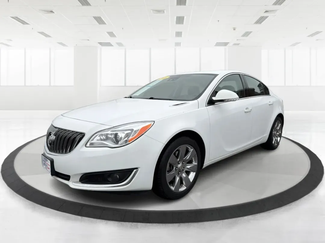 2016 Buick Regal Turbo Premium II (2G4GS5GX7G9) with an 2L I-4 gasoline direct injection engine, located at 8750 N County Rd 25A, Piqua, OH, 45356, (937) 908-9800, 40.164391, -84.232513 - **Discover the Perfect Blend of Luxury and Affordability with This 2016 Buick Regal at Advantage Car and Credit Piqua!**<br /> <br /> Are you in the market for a sophisticated sedan that effortlessly combines style, comfort, and performance? Look no further than this stunning 2016 Buick Regal Turbo - Photo#8
