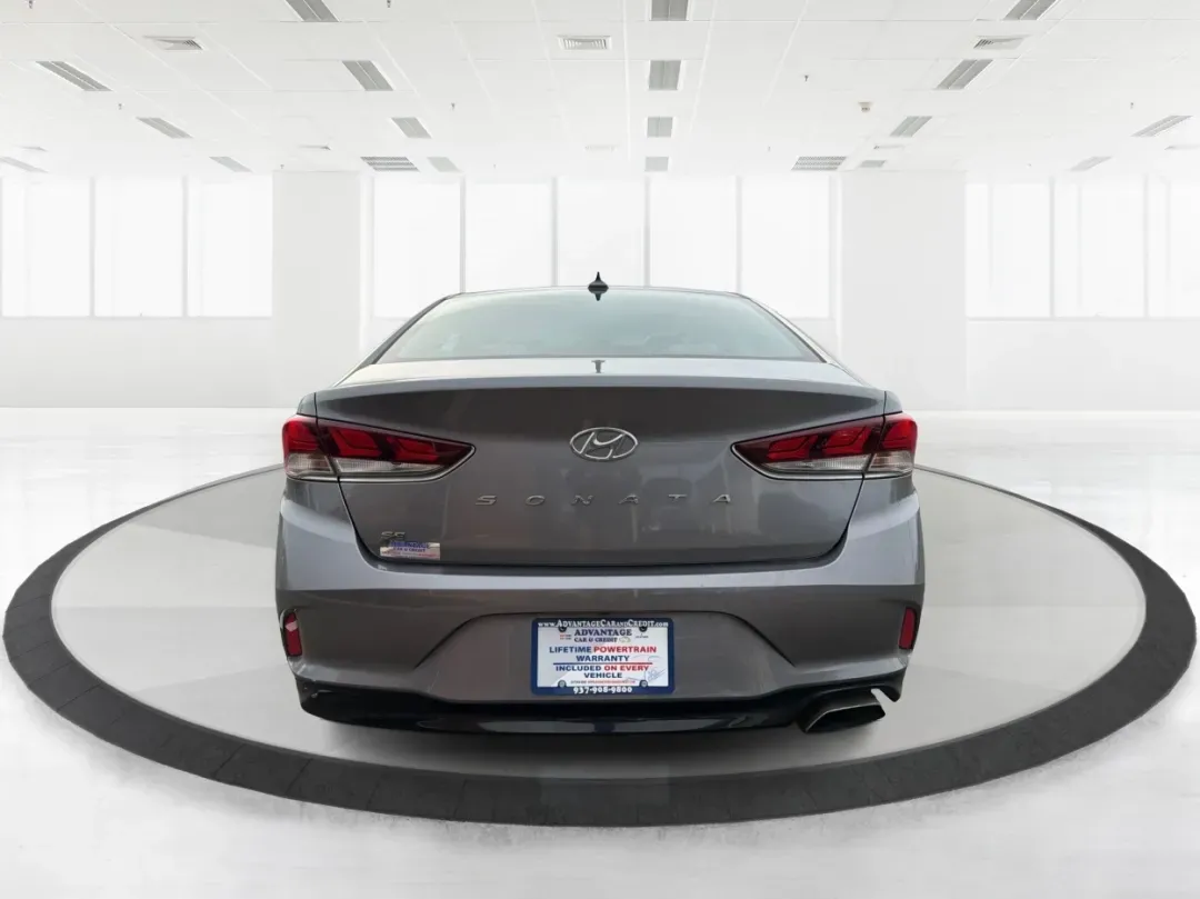 2018 Hyundai Sonata SE (5NPE24AF8JH) with an 2.4L I-4 gasoline direct injection engine, located at 8750 N County Rd 25A, Piqua, OH, 45356, (937) 908-9800, 40.164391, -84.232513 - **Elevate Your Daily Drive with the 2018 Hyundai Sonata SE Perfect for Commuters and Families Alike!**<br /> <br /> Are you looking for a reliable and stylish sedan that fits seamlessly into your busy lifestyle? Look no further than the 2018 Hyundai Sonata SE, available now at Advantage Car and Cre - Photo#3