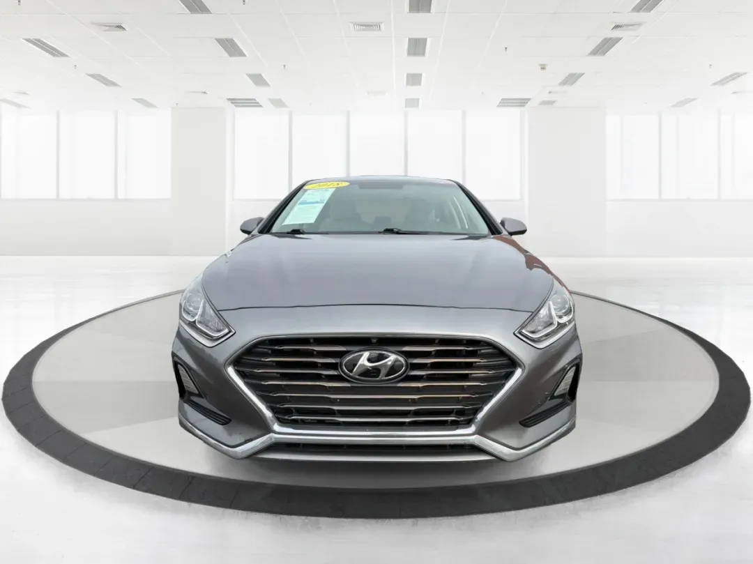 2018 Hyundai Sonata SE (5NPE24AF8JH) with an 2.4L I-4 gasoline direct injection engine, located at 8750 N County Rd 25A, Piqua, OH, 45356, (937) 908-9800, 40.164391, -84.232513 - **Elevate Your Daily Drive with the 2018 Hyundai Sonata SE Perfect for Commuters and Families Alike!**<br /> <br /> Are you looking for a reliable and stylish sedan that fits seamlessly into your busy lifestyle? Look no further than the 2018 Hyundai Sonata SE, available now at Advantage Car and Cre - Photo#7